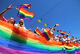 TemaPridePridefestivaler anordnas årligen runtomkring i Sverige för att synliggöra HBTQIA+-frågor och rätten att älska och vara den man vill. I detta tema finner du Svenska tals samling av Pride-tal genom tiderna.